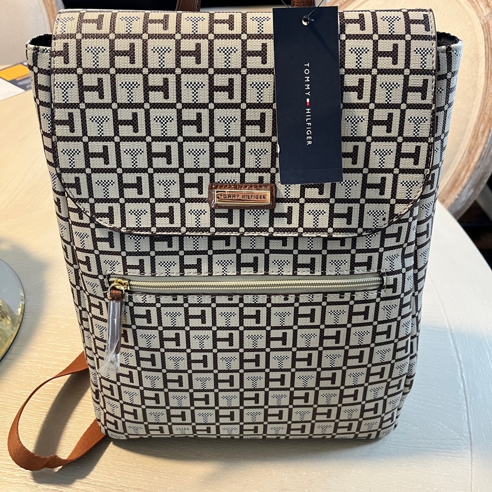 New with tag Tommy Hilfiger backpack.